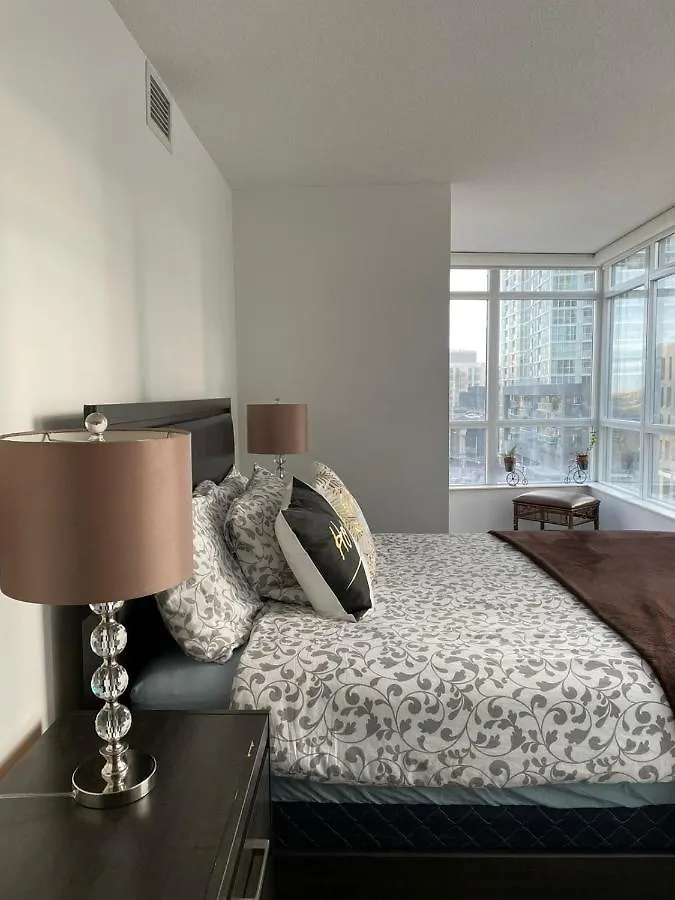 Toronto Downtown Luxurious Stylish 3 Bedroom 3 Bath 2 Balconies Near Rogers Centre Lakeview Condo Apartment